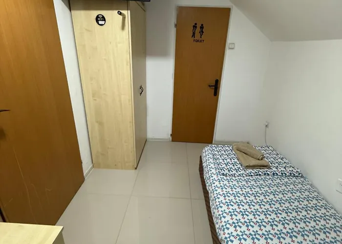 Privatan Smestaj Plava Kuca منزل للإقامة